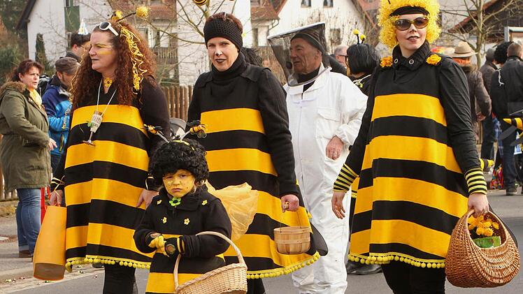 Auch für die Imkerei wurde Werbung gemacht: Die Imker und ihre flotten Bienen.