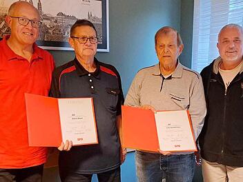 Vorsitzender Thomas Flügel (v. r.) mit Lutz Barthelmes, Toni Bauer und Gerhard Sterzer), es fehlt Renate Deuber.