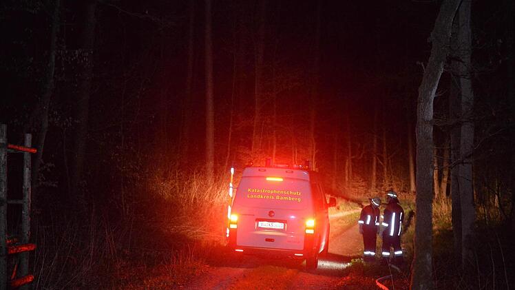 Über Forstwege näherten sich die Feuerwehren dem Brandherd.
