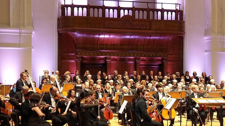 Impressionen vom Konzert des Philharmonischen Orchesters des Landestheaters Coburg  in der Londoner Cadogan HallSimone Bastian