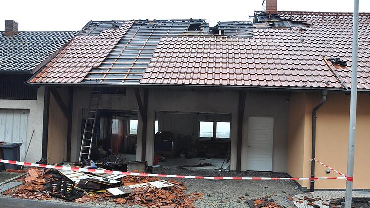 So sah es am Dienstagmorgen am Brandort aus. Foto: Ralf Ruppert