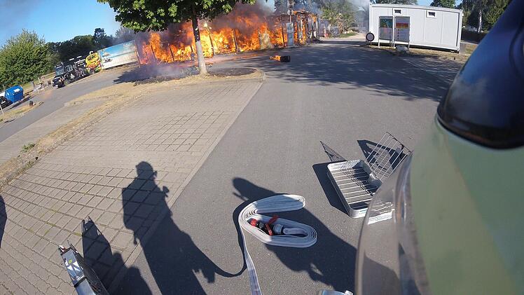Lichtenfels: Karibisches Eck geht in Flammen auf - "Boden unter den Füßen weggerissen"