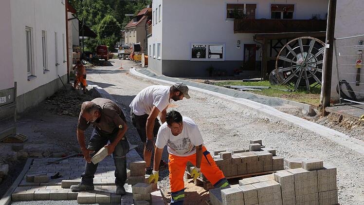 Die Konturen der neuen Ortsstraßenführung sind klar erkennbar. Foto: Franz Galster