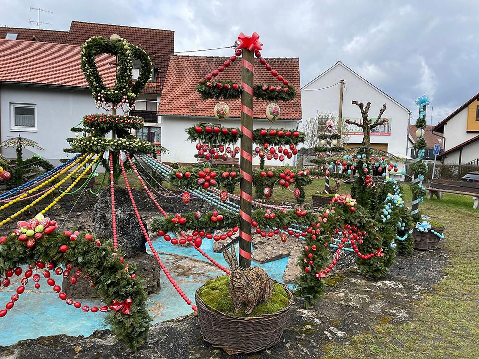 Osterbrunnen in der fränkischen Schweiz wieder geschmückt