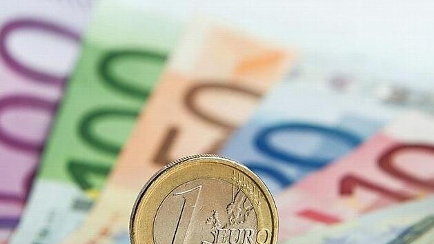 Der Gemeinderat Untersteinach hat einen Rekord-Haushalt verabschiedet. Symbolbild: Daniel Reinhardt/dpa