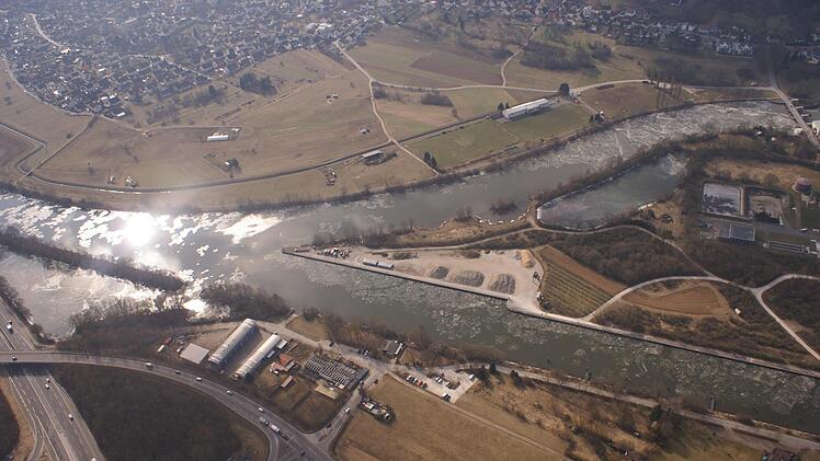 Der Kanal  bei Forchheim-Buckenhofen Foto: Fr&auml;nkische Fliegerschule Feuerstein