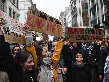 In immer mehr Städten gehen Schüler für den Klimaschutz auf die Straße. Das Bild zeigt Teilnehmer einer Demonstration in Belgien. Foto: Geert Vanden Wijngaert