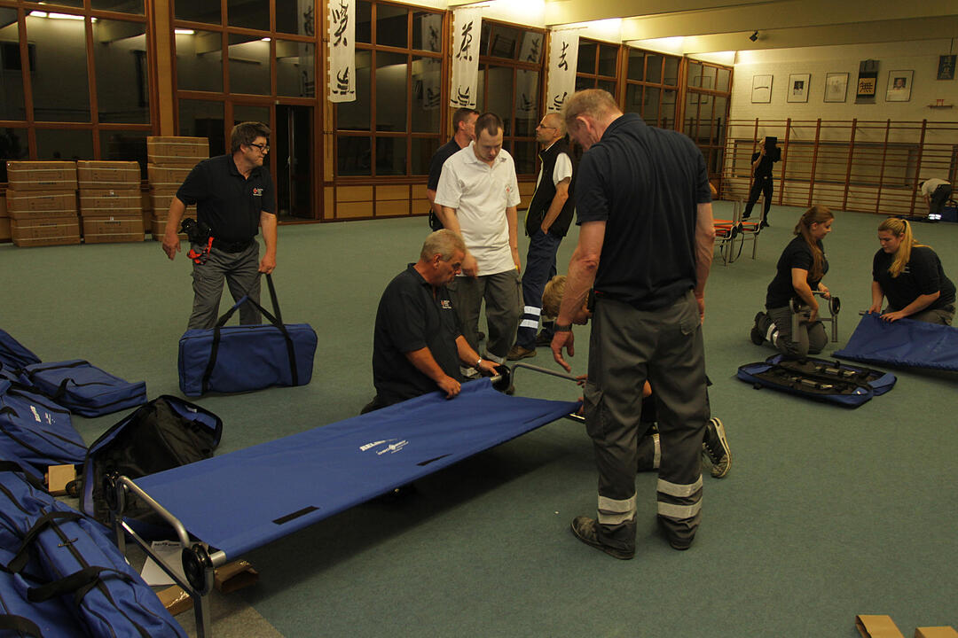 Ungeplante Einrichtung von Notunterkuenften fuer Asylbewerber