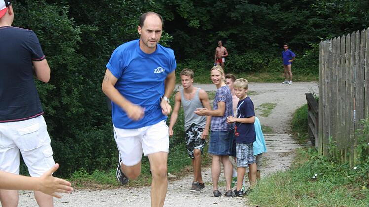 Triathlon in Hollfeld.  Foto: Gerhard Leikam