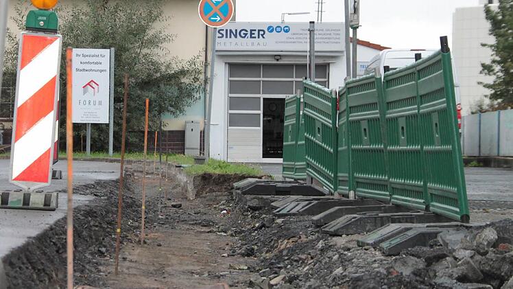 Die Arbeiten am Schwedensteg gehen voran. Foto: Silvia Vießmann