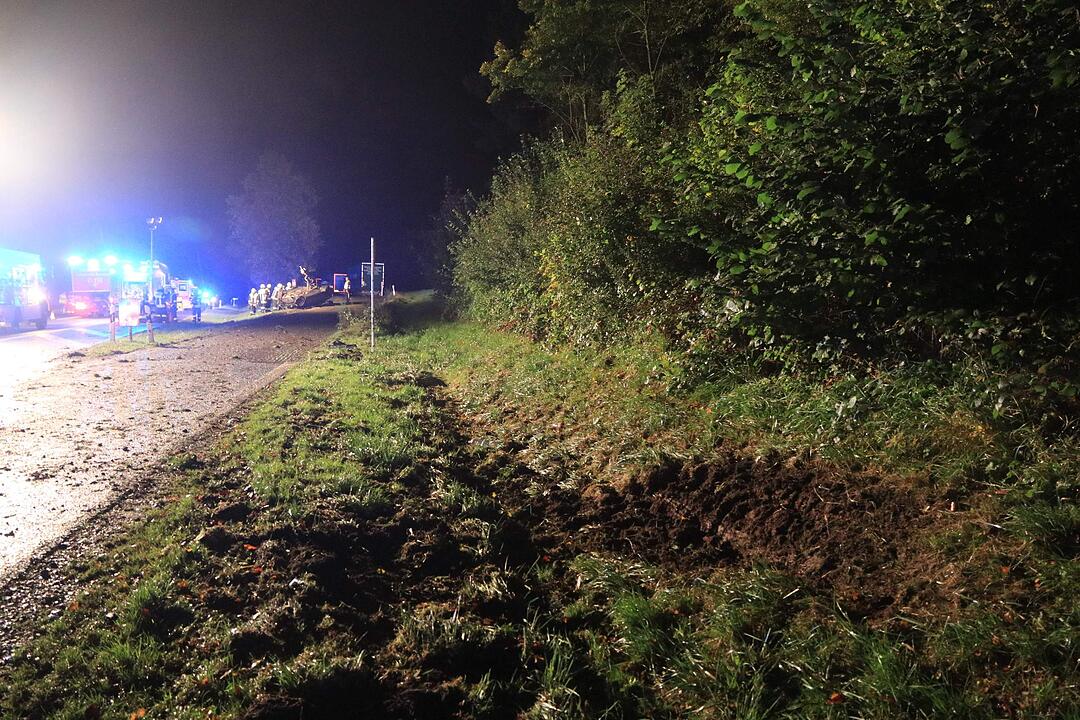 Bamberg: BMW überschlägt sich auf A3