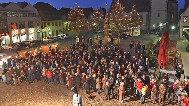 Der Neujahrsempfang der Stadt Haßfurt auf dem Marktplatz war sehr gut besucht. Foto: Christiane Reuther