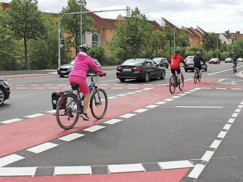 Auch und besonders f&uuml;r Fahrradfahrer ist der Bereich Nordtangente/Regensburger Ring jetzt sicherer gestaltet. Foto: Stadt Bamberg/Baureferat