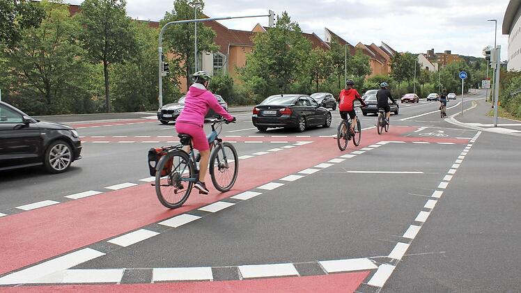 Auch und besonders f&uuml;r Fahrradfahrer ist der Bereich Nordtangente/Regensburger Ring jetzt sicherer gestaltet. Foto: Stadt Bamberg/Baureferat