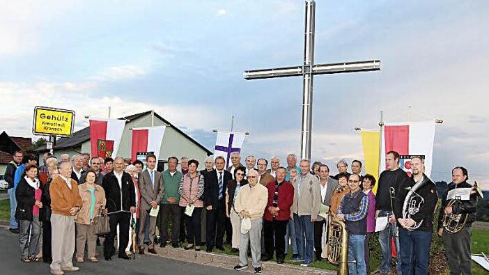 Noch bis Ende des Jahres kann man das neue Leuchtkreuz mit Spenden unterstützen.  Foto: Rainer Glissnik