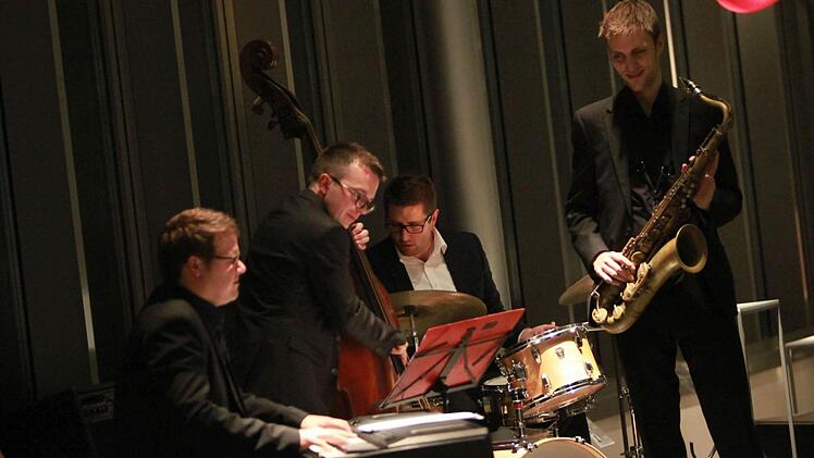 Impressionen vom Gastspiel des Konstantin Herleinsberger Quartetts im Glasmuseum Rosenau.Foto: Jochen Berger