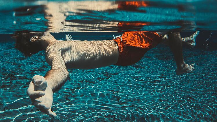 Saarlouis: Stadt will weite Badehosen im "Sonnenbad" verbieten