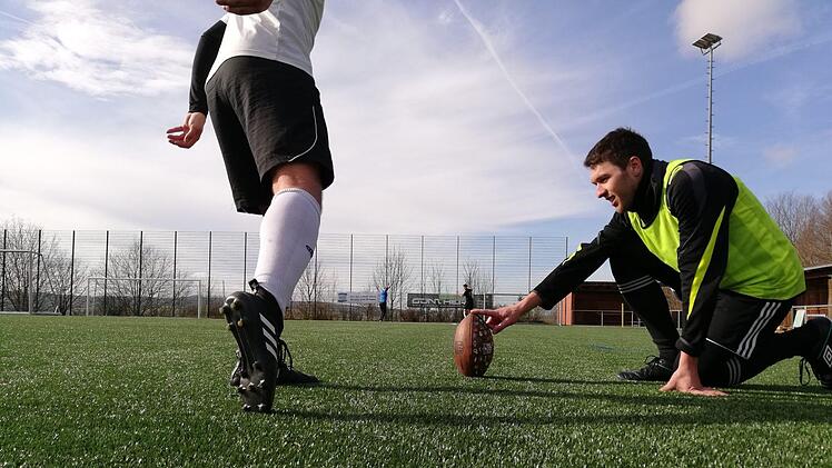 In Teistungen hatten die Spieler des FC Rottershausen die Möglichkeit, sich in anderen Sportarten auszuprobieren. Foto: Alexander Schott