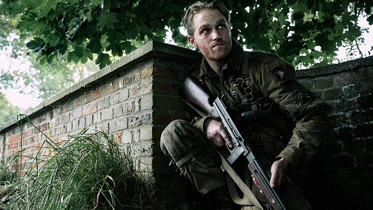 Ford (Wyatt Russell) und seine Leute sollten eigentlich einen Radarturm zerst&ouml;ren - doch dann kommt alles anders.