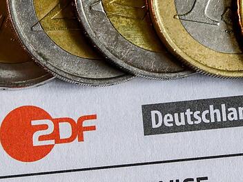 Weil das Ruhrgebiet bei der Deutschland-Studie im ZDF so schlecht abschnitt, rufen Landräte und Bürgermeister in Nordrhein-Westfalen zum Boykott des Senders auf. Foto: Jens Kalaene/ZB/dpa