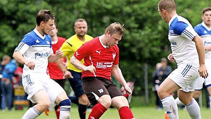 Auch gegen eine optische Mitwitzer Überzahl behielt die TSSV Fürth am Berg im Meisterduell kühlen Kopf.