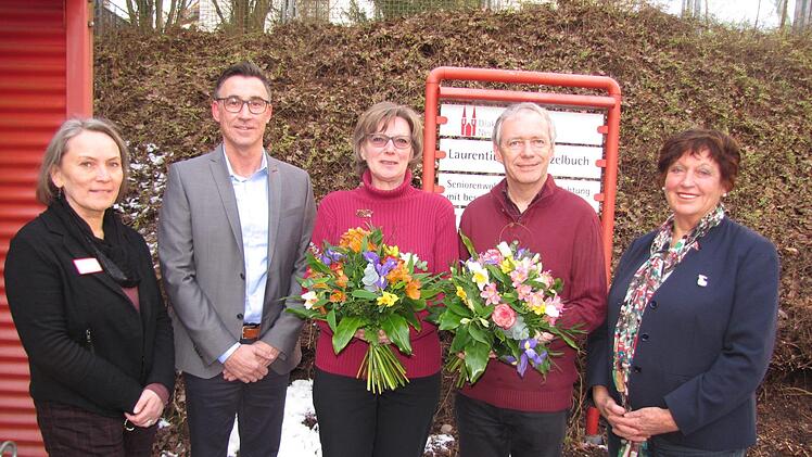 Kommen und Gehen im Seniorenbeirat der Stadt Coburg. Unser Bild zeigt (von links) Petra Mühlherr, die Leiterin des Laurentiushauses Lützelbuch, das am Mittoch Gastgeber des Seniorenbeirates war, Holger Diez vom Sozialamt der Stadt Coburg, Beatrix Reiter von der Caritas, Verwaltungsrat Peter Schubert und Friederike Werobel, stellvertretende Vorsitzende des Coburger Seniorenbeirates. Foto: Martin Koch