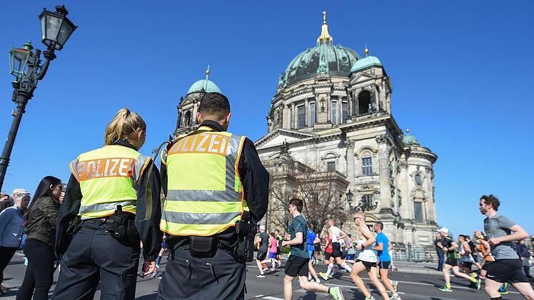Die mutma&szlig;lichen Islamisten, die im Verdacht standen einen Anschlag in Berlin geplant zu haben, wurden frei gelassen. Die Staatsanwaltschaft &auml;u&szlig;erte sich. Foto: Christophe Gateau/dpa