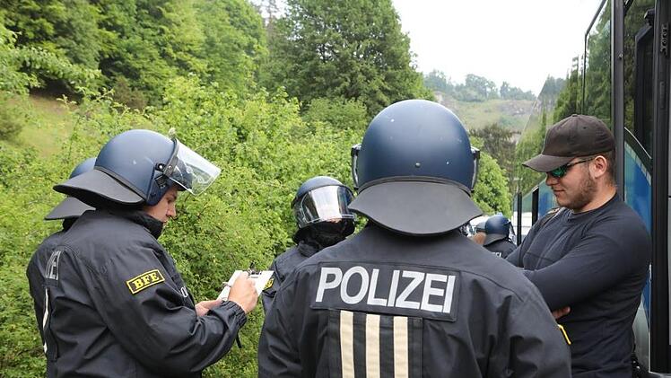 Los ging die Übung an der Schrepfersmühle und beim Waldstadion in Weismain. Foto: Barbara Herbst