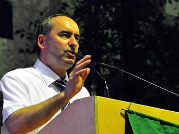 "Ich will unsere b&auml;uerliche Landwirtschaft erhalten", erkl&auml;rte der bayerische Wirtschaftsminister Hubert Aiwanger beim Schirradorfer Bauerntag.Stephan Herbert Fuchs