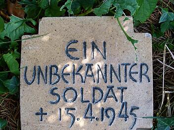 Gedenken an namenlose Opfer des Krieges (Unbekannter Soldat)