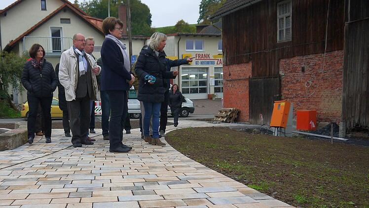Dorfplatz Kemmaten. Foto: Berthold Köhler