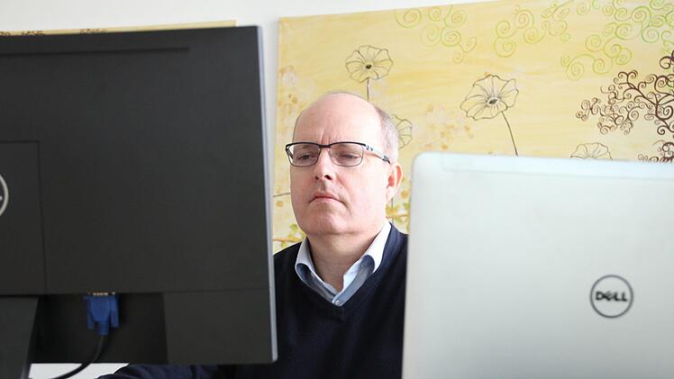 "Der beste Virenscanner sitzt vor dem Bildschirm und der Tastatur", sagt Bernd Hanisch. Foto: Ronald Heck