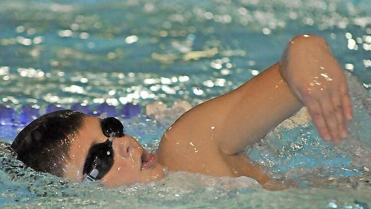 Der neunjährige Paul Deichsel vom ATS Kulmbach hat sich in der Deutschen Jahres-Bestenliste des Jahrgangs 2005 auf vordere Plätze geschwommen. Foto: Karl Heinz Weber