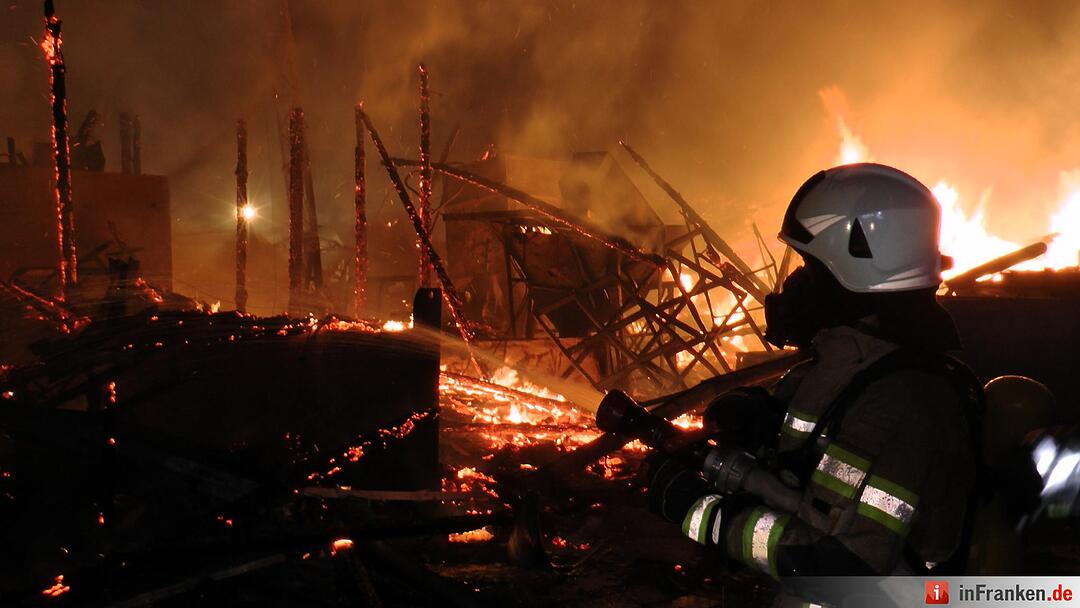Hoher Sachschaden bei Scheunenbrand in Knetzgau