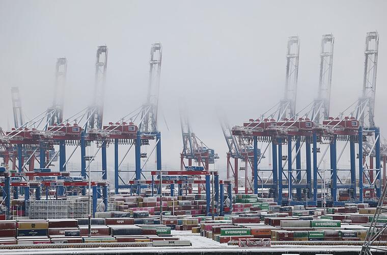 Starker Dezember: Deutsche Exporte steigen 2025 überraschend