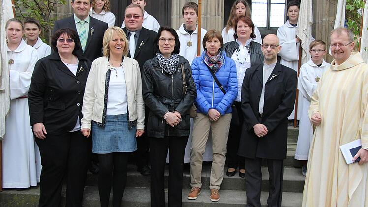 Ihre Erstkommunion liegt 40 Jahre zurück.