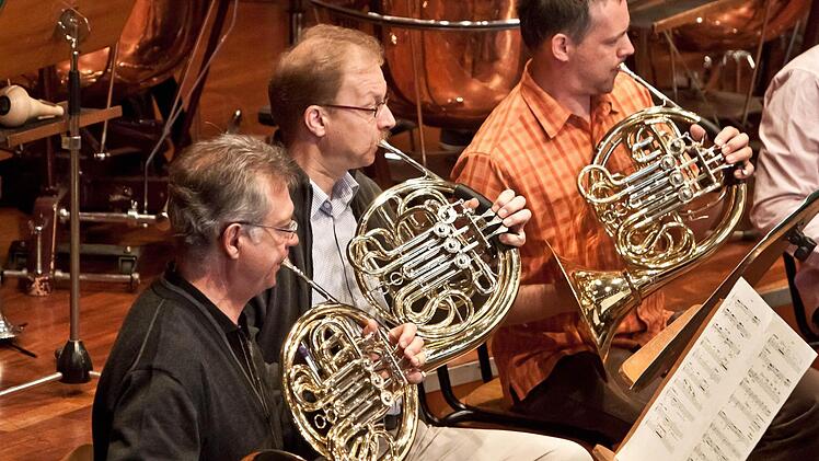 "Peter und der Wolf": Den Wolf charakterisiert Prokofjew in seinem musikalischen Märchen durch drei Hörner.Fotos: Jochen Berger