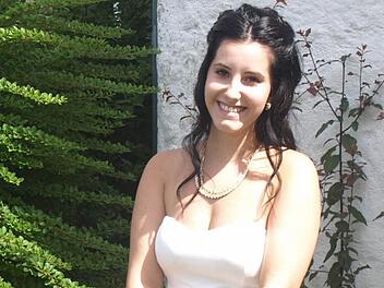 Sarah Vazquez Lamas ist stolz auf ihr gutes Abschlusszeugnis. Foto: Susanne Deuerling