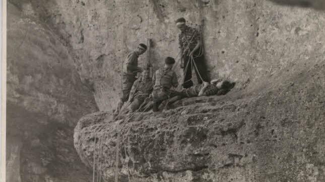 Wandbergung früher - Foto aus den Fünziger Jahren. Foto: Bergwacht