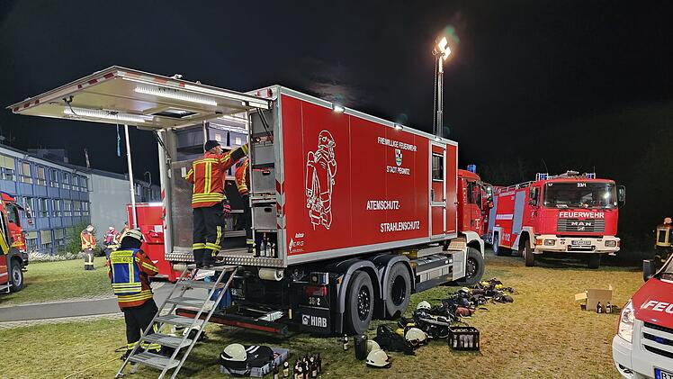 Pegnitz: Nach mysteriösem Gasaustritt an Sana-Klinik - BRK erklärt Ursache von Großeinsatz