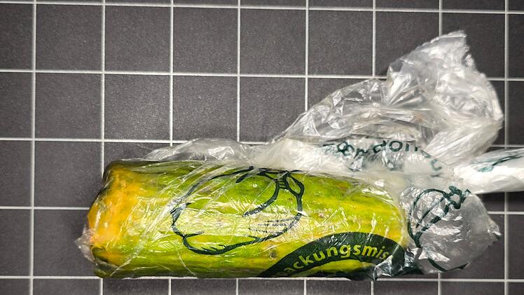 Alte Gurke statt Goldm&uuml;nze f&uuml;r mehr als 3.000 Euro bekommen