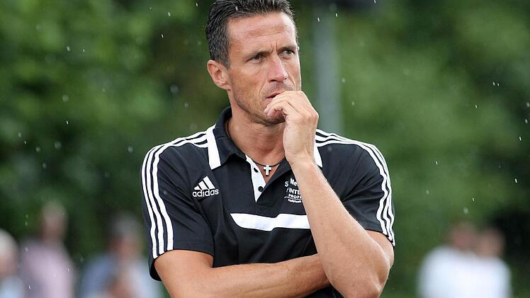 Bernd Eigner, Trainer des FC Sand, peilt auch in Pettstadt die maximale Ausbeute von drei Punkten an. Das würde weiterhin die Tabellenführung bedeuten. Foto: sportpress