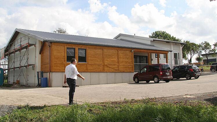 Direkt an den Laden grenzt die Filiale der Kulmbacher Bank an - praktisch.