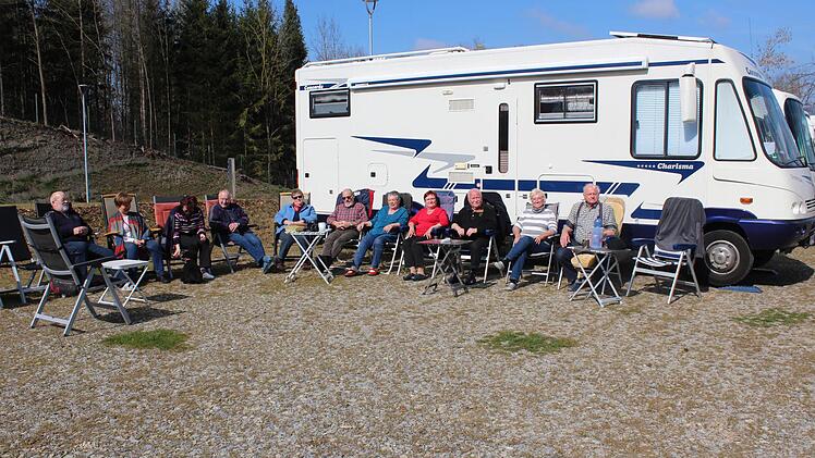 Der "Concorde-Club" Nordrhein-Westfalen hat sich für eineinhalb Wochen auf dem Stellplatz "Thermenaue" in Bad Rodach eingemietet. Foto: Berthold Köhler