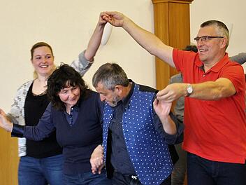 Die Volkstanzgruppe beim Üben in FrensdorfEvi Seeger