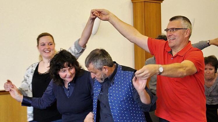 Die Volkstanzgruppe beim Üben in FrensdorfEvi Seeger