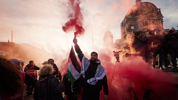 Pro-Pal&auml;stina-Kundgebung in Berlin