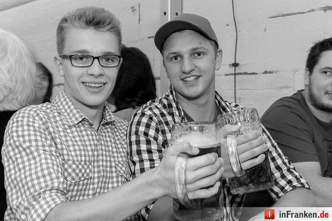 Sandkerwa: Partyfotos