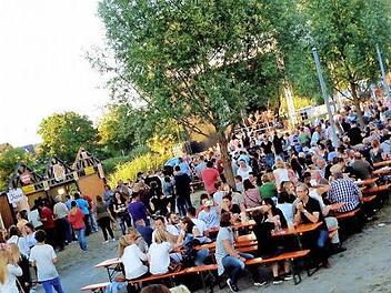 Wie in den zurückliegenden 26 Jahren soll auch 2016 das Altmain-Weinfest in Sand wieder zur größten Feier im Landkreis werden.  Foto: ab