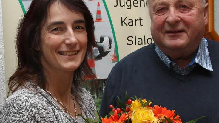 Kerstin Augsburg erhielt die silberne Nadel des AMSC, Heinz-Walter Scherf wurde mit Gold geehrt. Foto: Karlheinz Franz